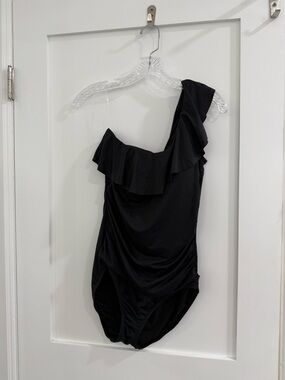 NWT Hilor black one shoulder ruffle one piece swimsuit